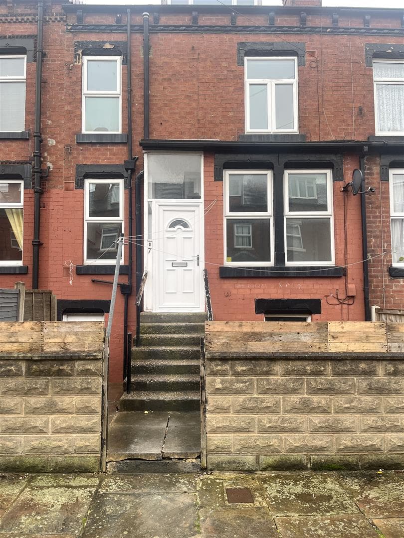 Cross Flatts Parade, Leeds, LS11 7JL